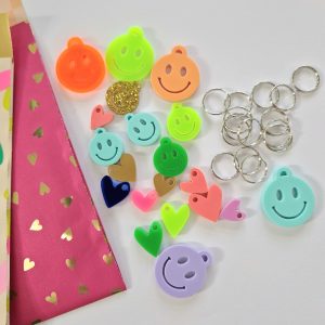 Acrylaat pakket 13 - mix GROOT - 20 stuks incl. zilveren ringetjes