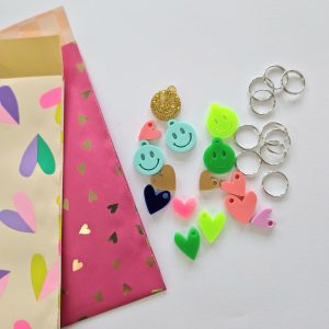 Acrylaat pakket 11 - mix KLEIN - 15 stuks incl. zilveren ringetjes