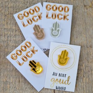 Pins hamsa handje